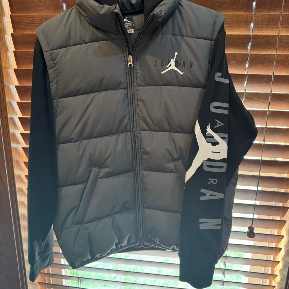 Jordan Men’s Black and Dark Gray Puffer Jacket